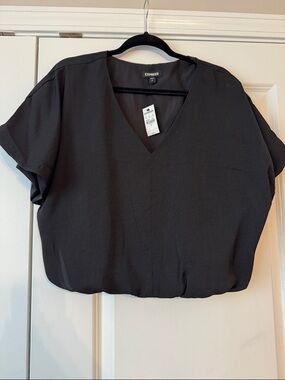 Express Black V-Neck Bubbled Short Sleeve Top